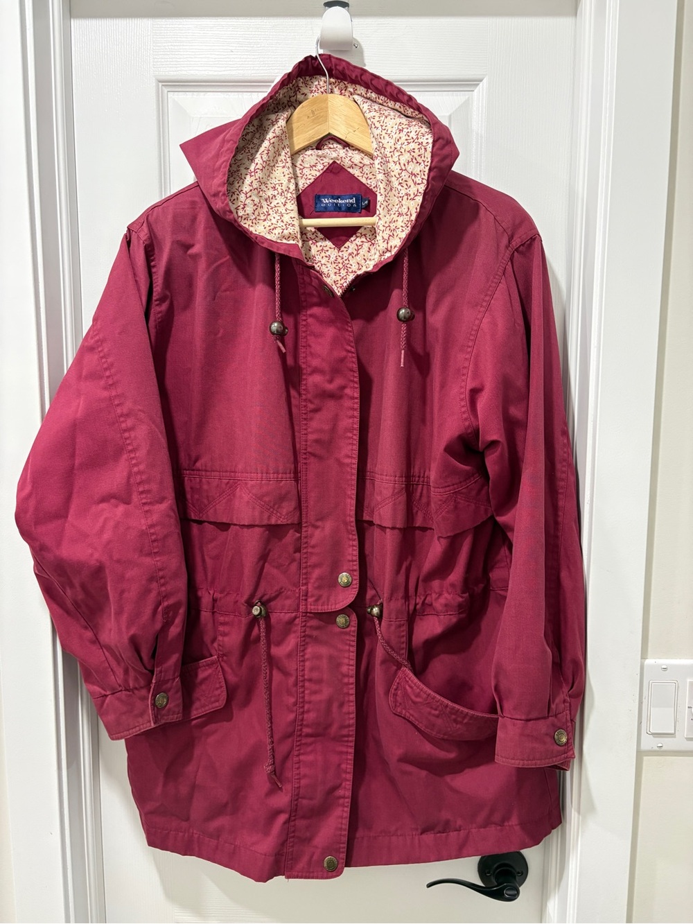 Vintage Women's Hooded Utility Jacket in Deep Raspberry large